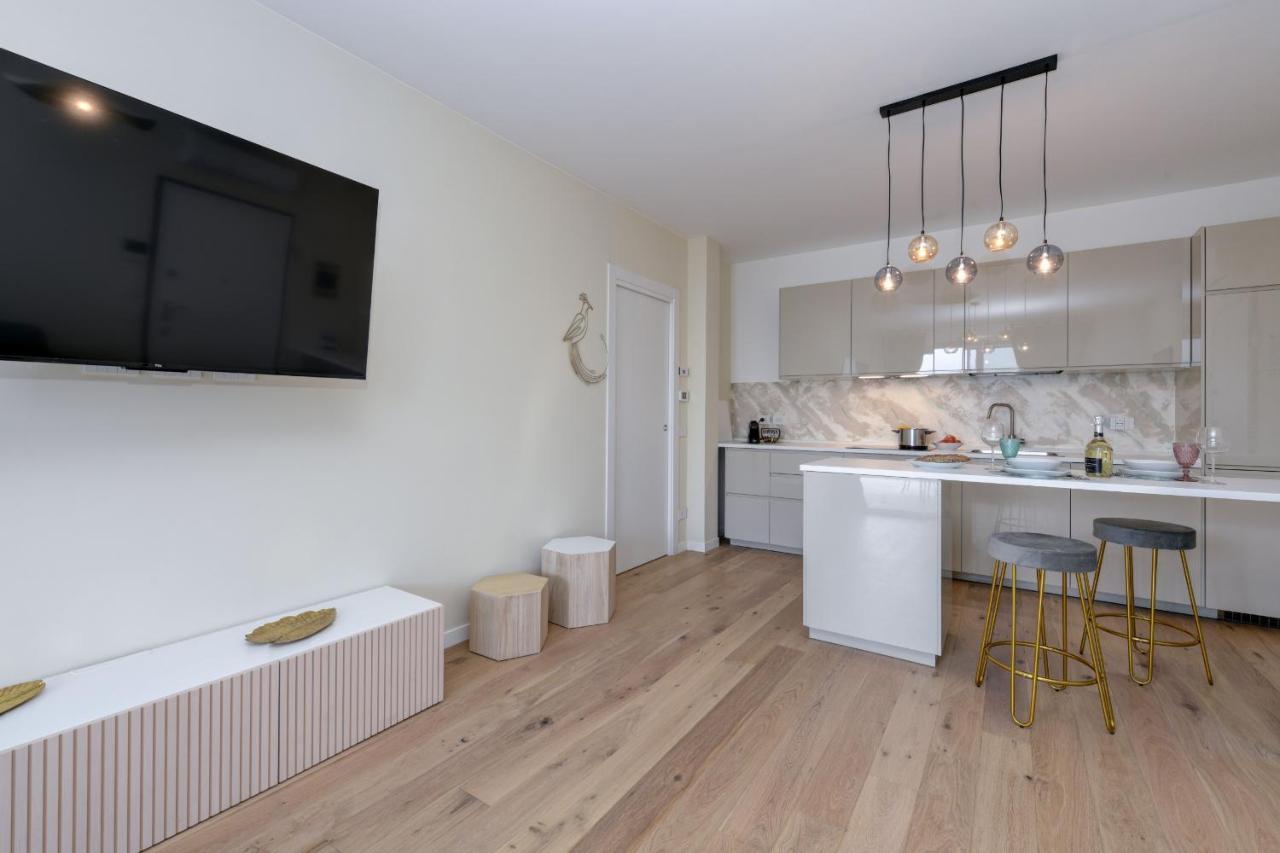 Opalia Residence - Garda Lake Lifestyle Apartment Peschiera del Garda Eksteriør billede